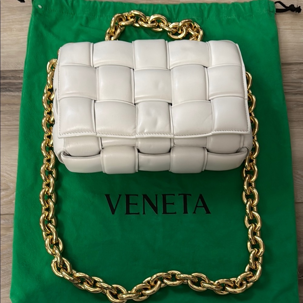 Bottega Veneta White and Gold Shoulder Bag with Intrecciato Design